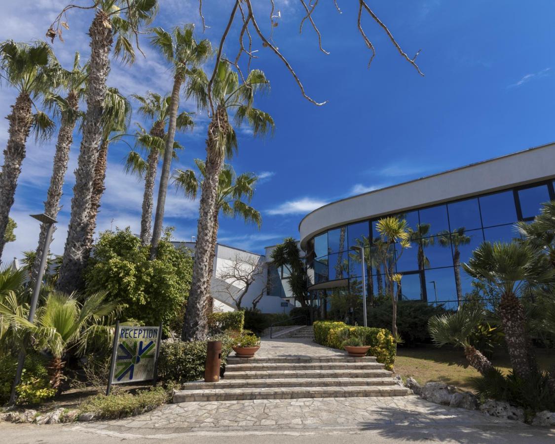 Tursport Lejlighedshotel Taranto Eksteriør billede