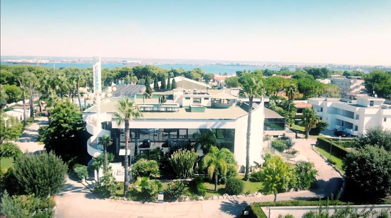 Tursport Lejlighedshotel Taranto Eksteriør billede